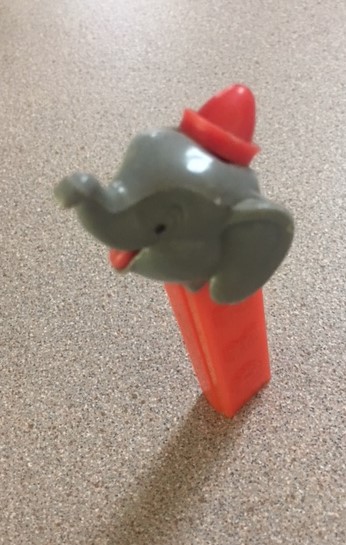 Elephant w Pointy Hat (Gray)